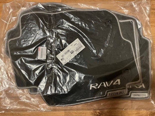 Elad eredeti Toyota Rav 4 Hybrid 2015-2019 textil sznyeg szett