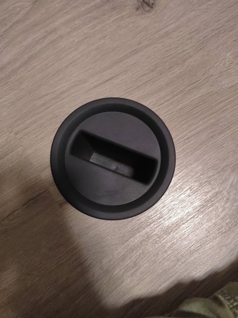 Elad� eredeti �koda alkatr�sz