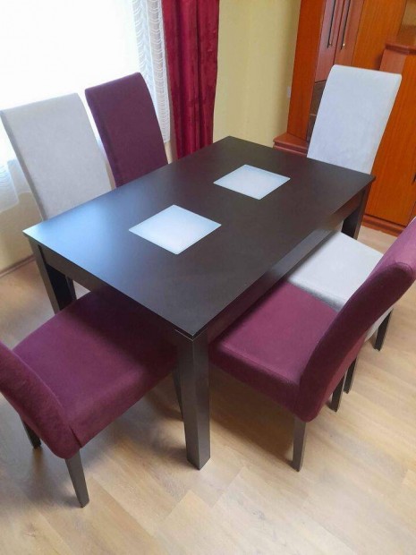 Eladó étkező asztal hat székel