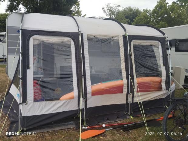 Elad extra knny Caravelair Antares Luxe 4 fs lakkocsi