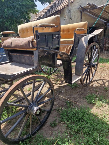 Elad fa kerek rgi hint