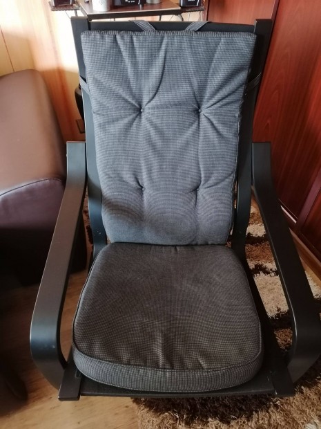Eladó fekete relax fotel