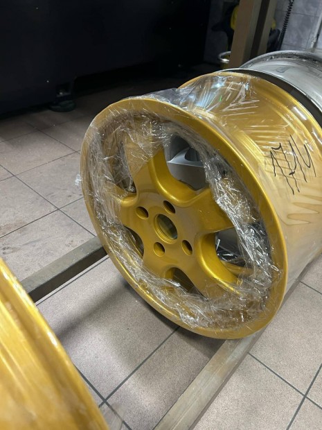 Elad� felni, Et35 4x114,3-as 17 colos 8j sz�les felni szett