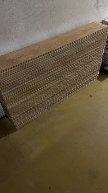 Eladó felszedett laminált padló