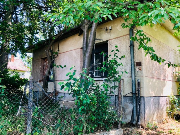 Elad� fel�j�tand� csal�di h�z Cs�m�d�rben!