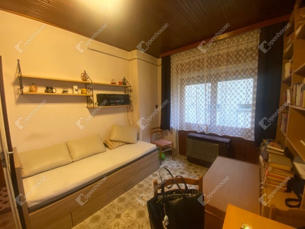 Elad� fel�j�tand� csal�di h�z Mih�lyiban