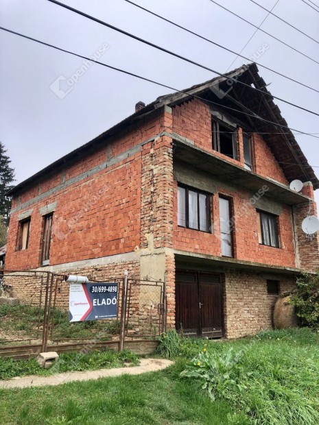 Elad� fel�j�tand� csal�di h�z  Olt�rcon!