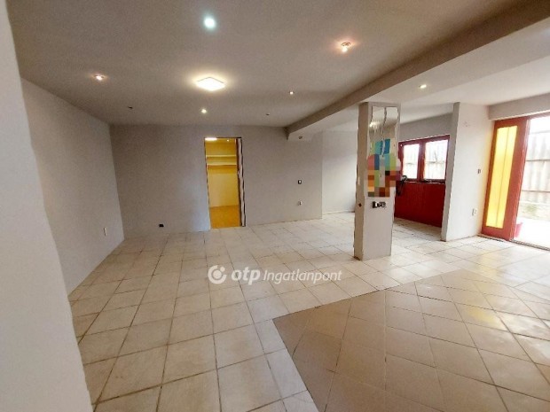 Elad� fel�j�tand� h�z - Miskolc, Hej�csaba