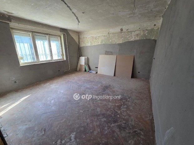 Elad� fel�j�t�s alatt �ll� lak�s, Miskolc