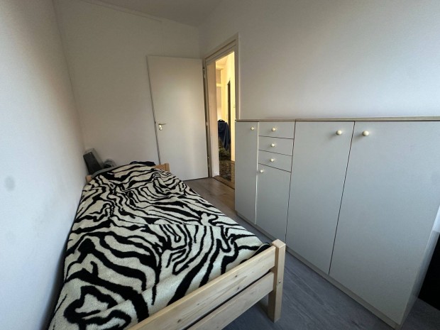 Elad� fel�j�tott 1,5 szob�s, nagy konyh�s lak�s, Duna�jv�rosban