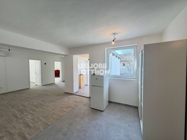 Elad� fel�j�tott 3 + 1 f�lszob�s csal�di h�z T�rtelen