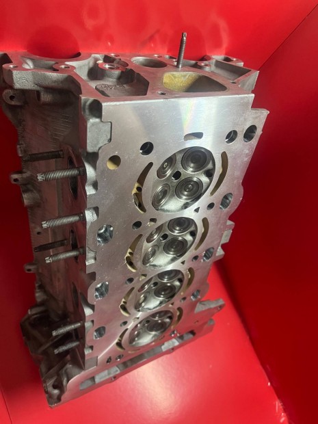 Elad feljtott Citroen C4 - BMW 1.6 benzines hengerfej (140.000.-)