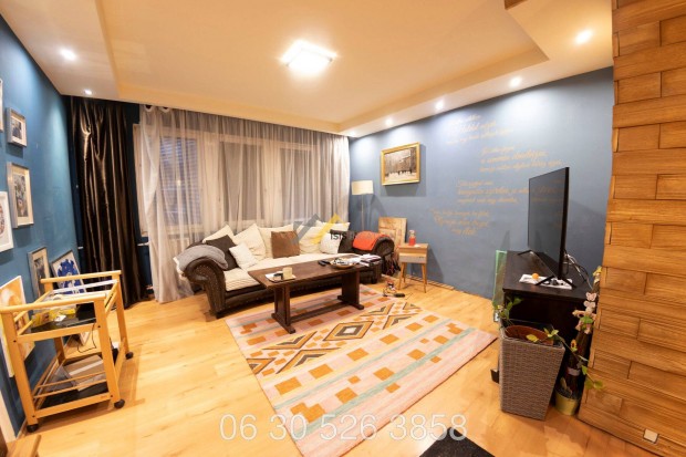 Elad� fel�j�tott, 4 szob�s, 2. emeleti lak�s Oladon!