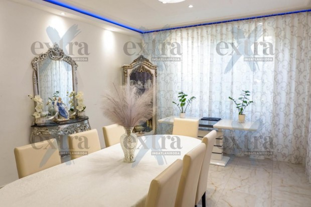 Elad� fel�j�tott, 6 szob�s csal�di h�z S�ndorfalv�n