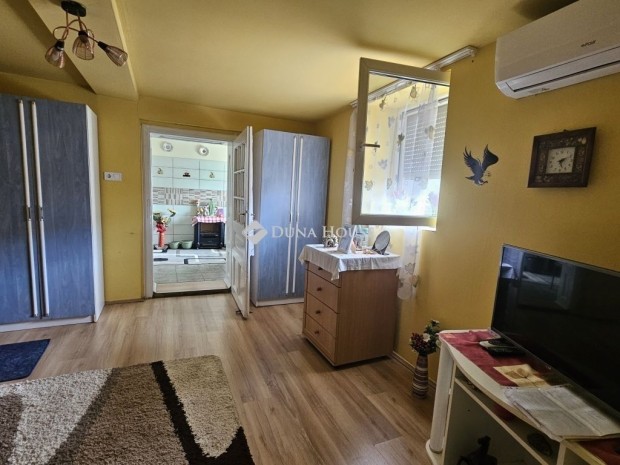 Elad� fel�j�tott csal�di h�z Baranya megy�ben, Vok�nyban