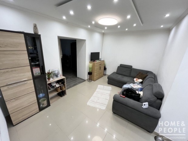 Elad� fel�j�tott h�z �jszentiv�non!