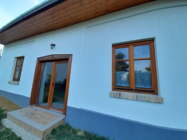 Elad� fel�j�tott ingatlan Babarcon