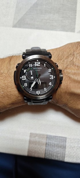 Elad frfi Casio Pro Trek karra