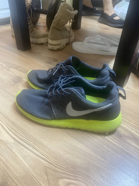 Eladó férfi Nike cipő! Olcsón