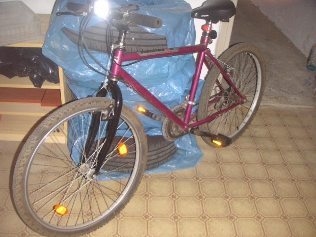 Eladó férfi kerékpár