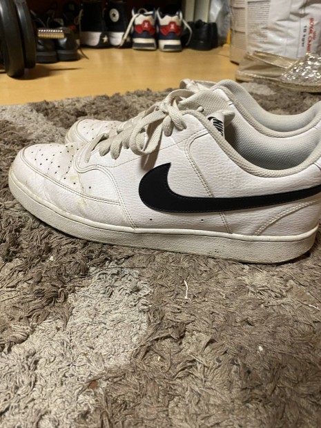 Eladó férfi nike cipő! Nagyméret olcsón!
