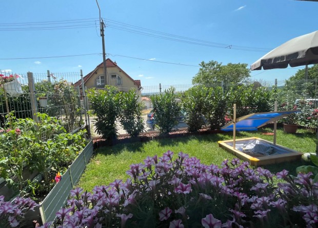 Elad� f�ldszinti,kertkapcsolatos lak�s V�rpalot�n