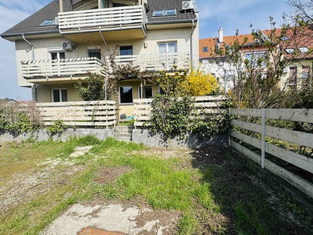 Elad� f�ldszinti lak�s Gy�r-R�vfaluban!