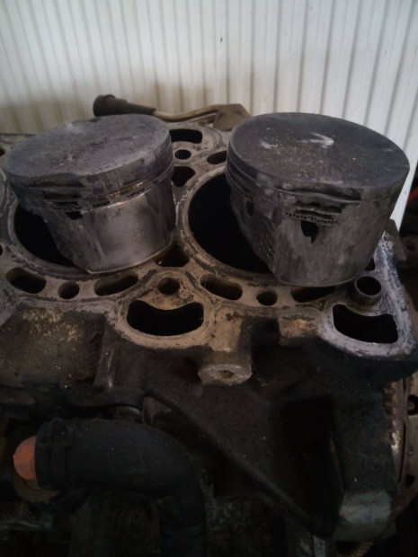 Eladó ford focus Mk2 1.8 benzin hengerfej