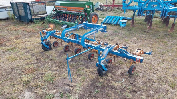 Elad� front sork�zm�vel� kultiv�tor RAU sorkapa