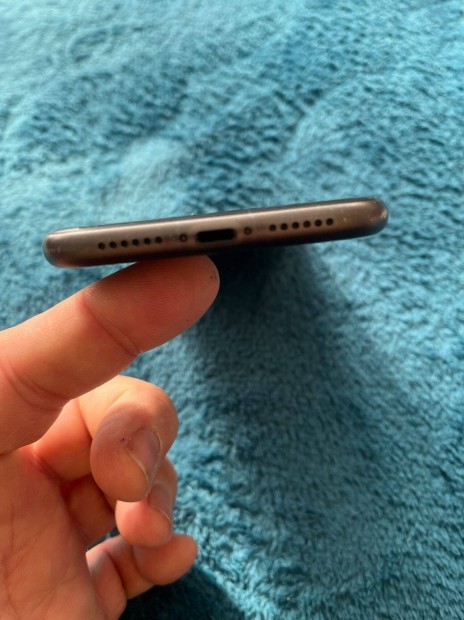 Eladó független Iphone 11 64GB fekete