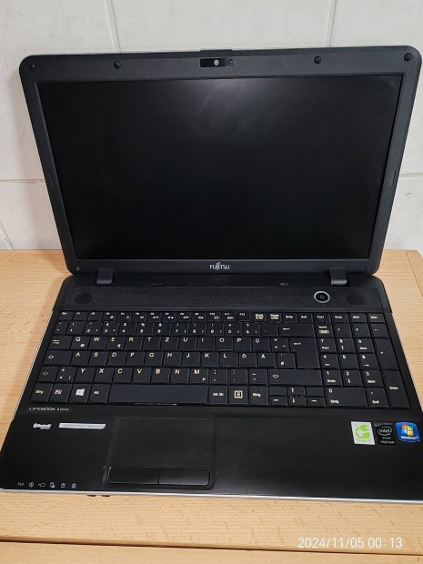 Elad fujitsu laptop, 2 rs aksival