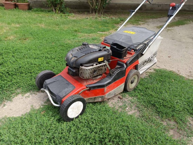 Elad� f�ny�r�