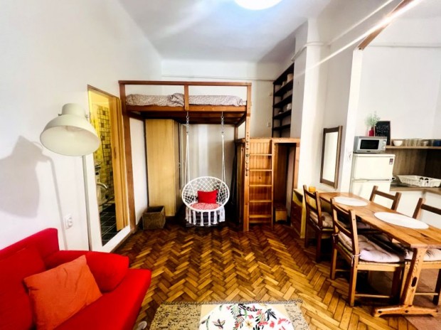 Elad� gal�ri�s garzon P�cs belv�ros�ban