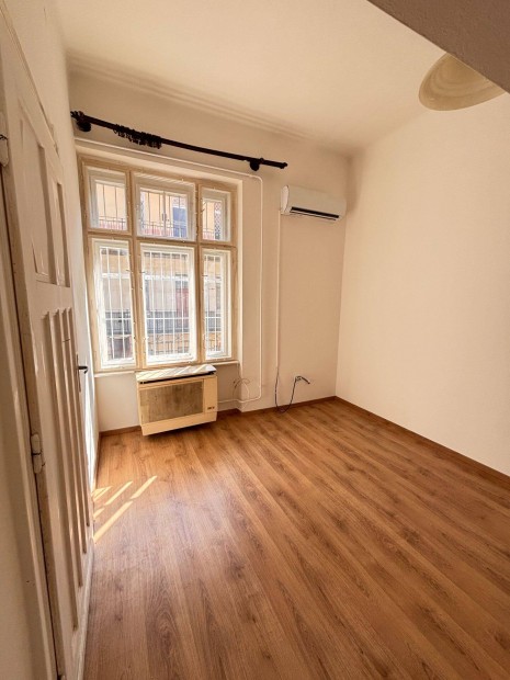 Elad� gal�ri�s lak�s K�b�ny�n 29 nm + gal�ria 36 milli� Ft