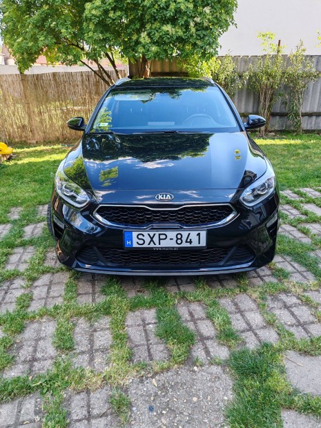 Eladó garanciális KIA Ceed Gold 1.5Tgdi