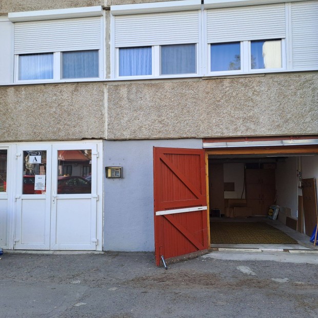 Elad� gar�zs Beretty��jfaluban