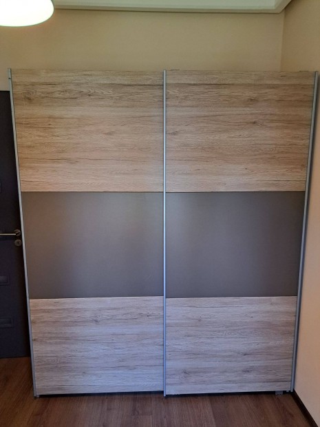 Elad� garbr�bszekr�ny