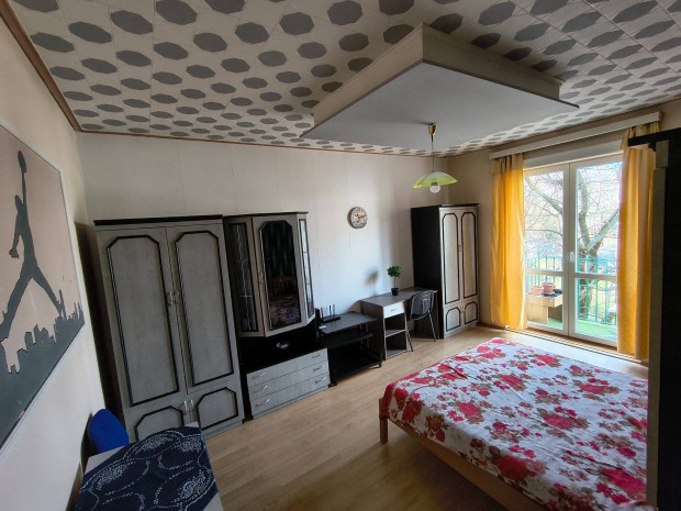 Elad� garzon a P�tty�s utcai metr�n�l