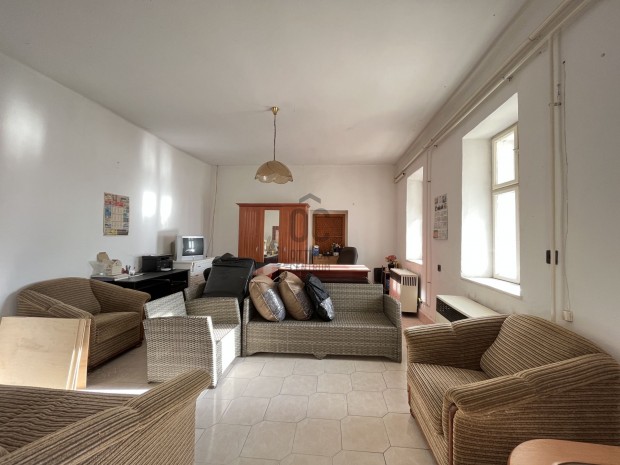 Elad� gazd�lkod�sra, v�llalkoz�sra alkalmas Berekb�sz�rm�nyi csal�di h