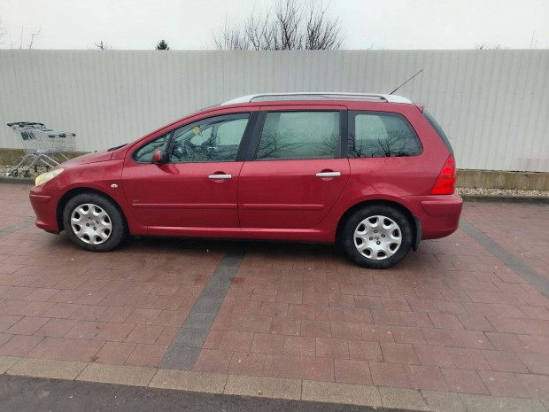 Elad� g�pj�rm�