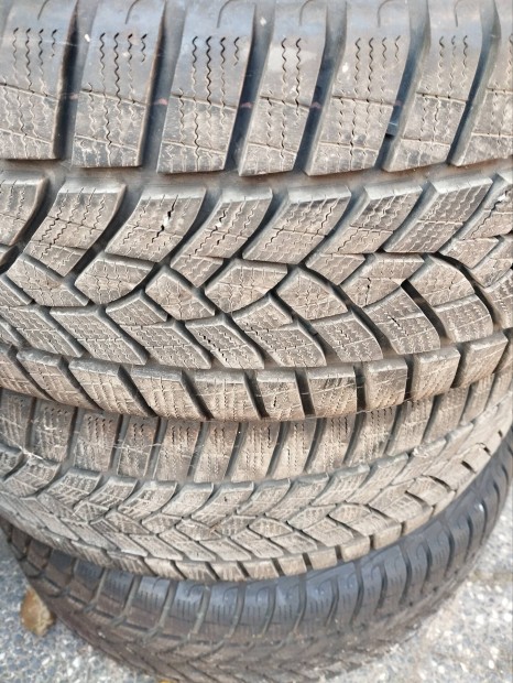 Elad good year 215/55r17 es tli gumik