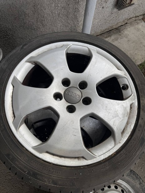 Eladó gumi garnitura