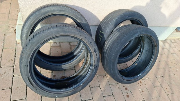 Elad� gumiabroncs 225/45 R19 ny�ri