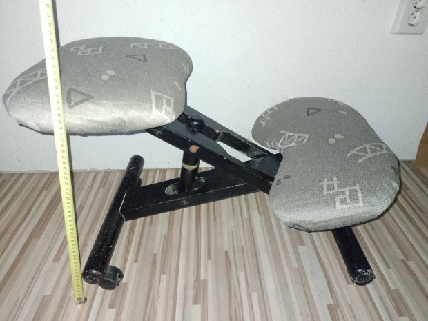 Eladó gurulós tartásjavító szék Zalaegerszegen