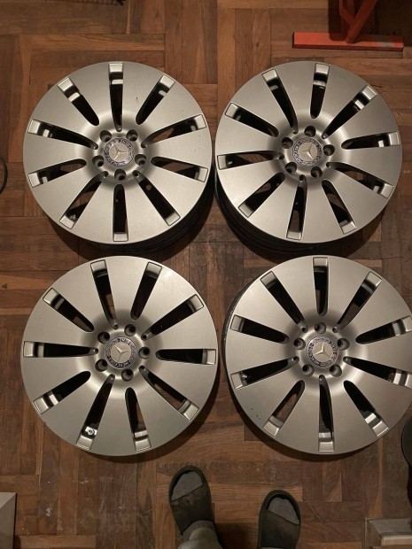 Elad gyri 17"Mercedes alufelni garnitura