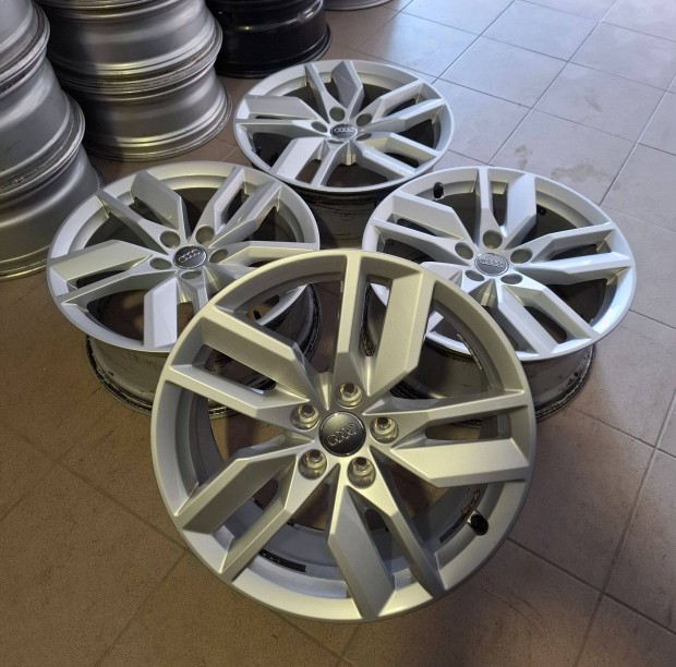 Eladó gyári Audi 5x112 18" alufelni szett