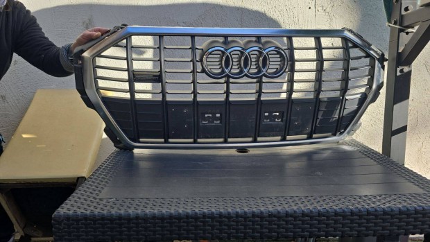 Elad gyri Audi Q3 htrcs