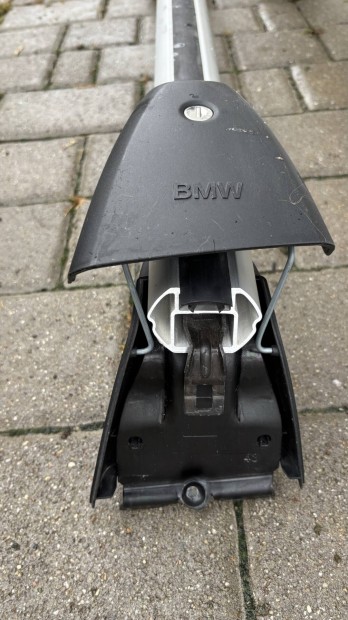 Elad gyri BMW F30 tetcsomagtart