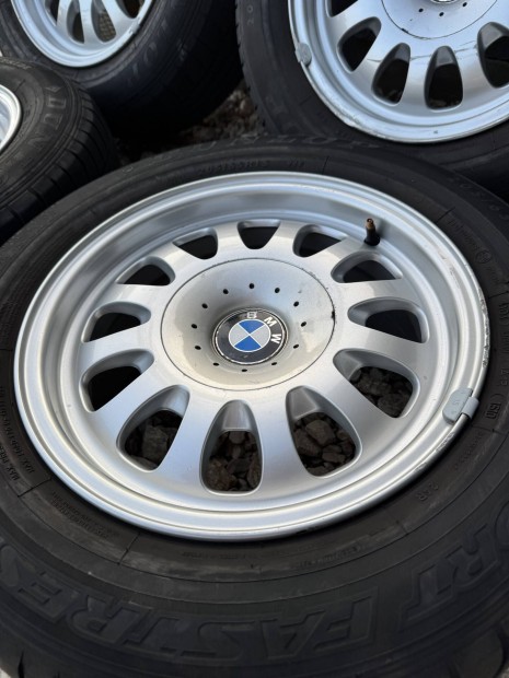 Elad gyri BMW alufelni 7x15"!