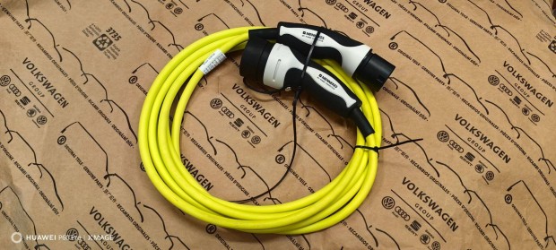 Elad gyri Mennekes type2 utcai elektromos aut tlt kbel 3x20A